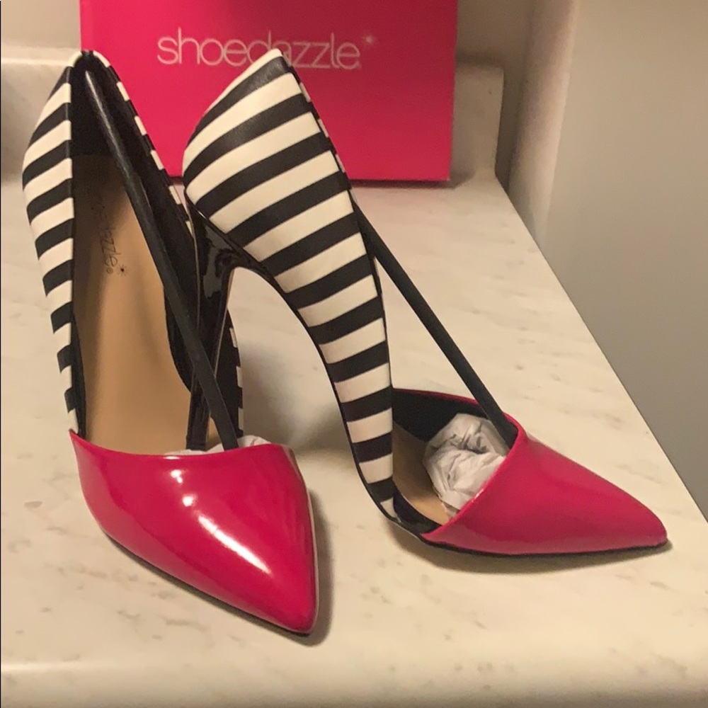 PUMPS - Picture 2 of 8